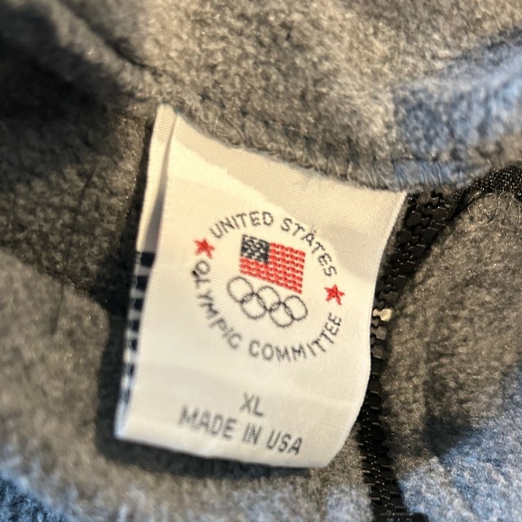 United States Olympic Committee Size XL Grey Vest with pockets - Picture 3 of 5